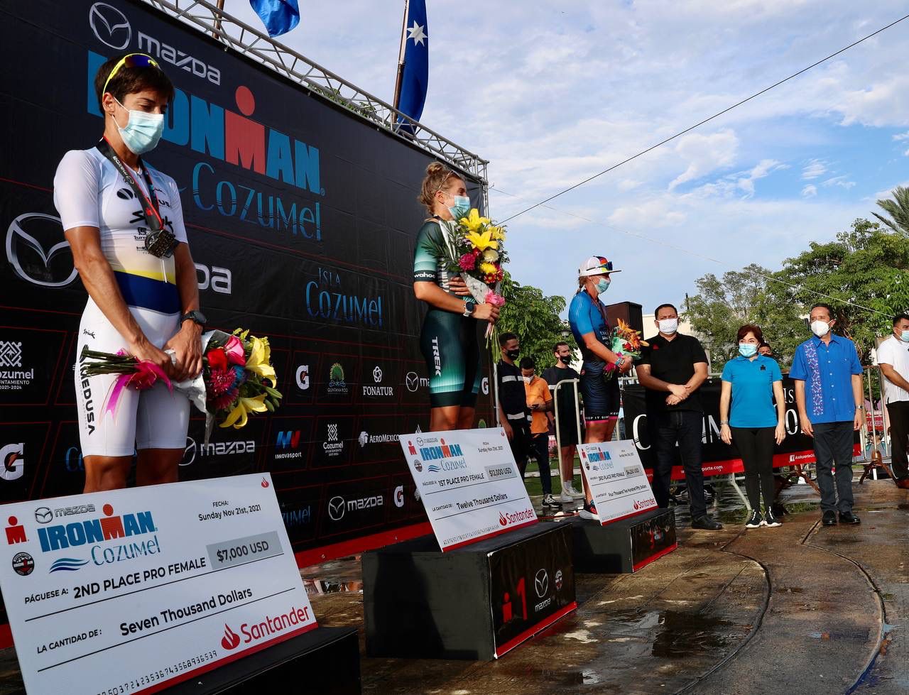 El gobernador de Quintana Roo, reconoció el esfuerzo de los 2 mil 800 triatletas de 55 países que compitieron en la 13° edición del Ironman 2021 de Cozumel
